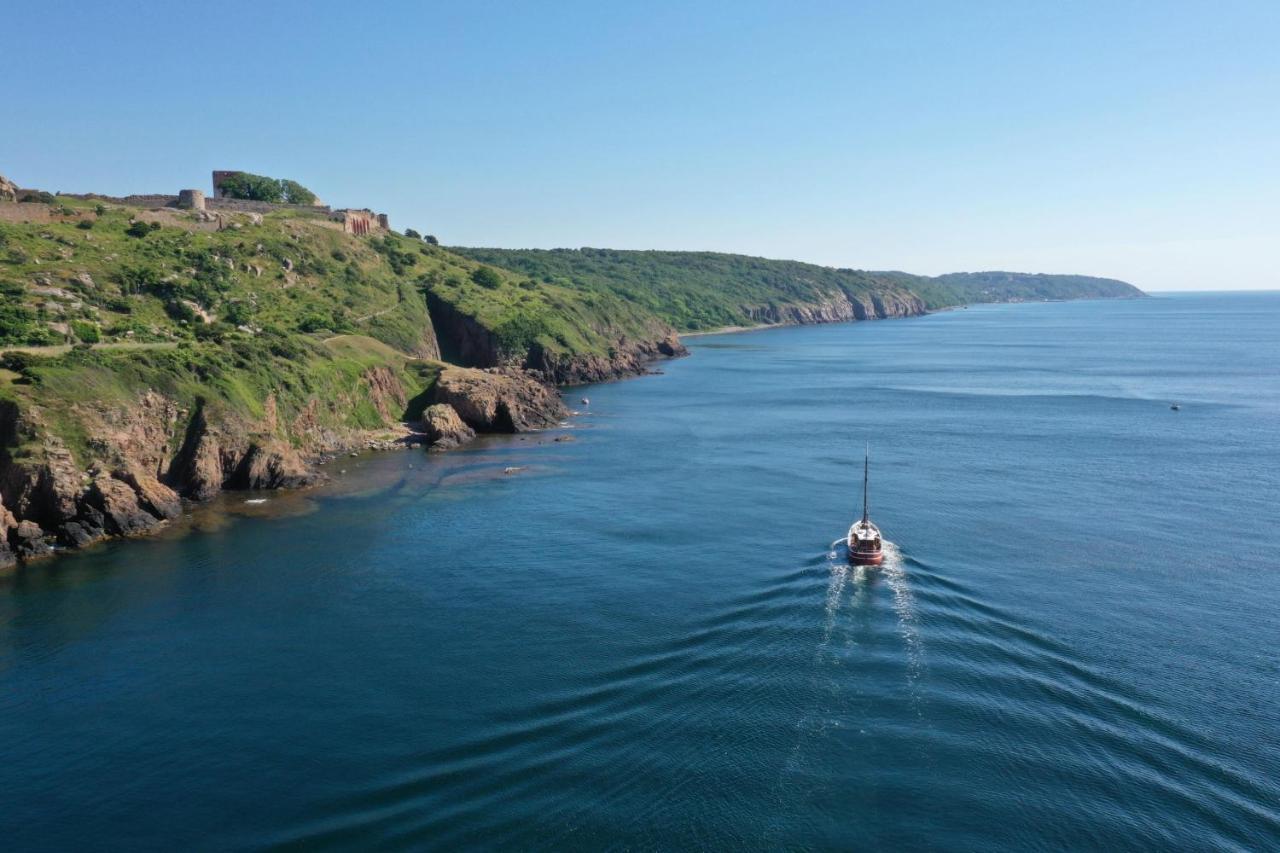 Varra Water - Unique Boat Accomodation - Bornholm Neksø Eksteriør bilde